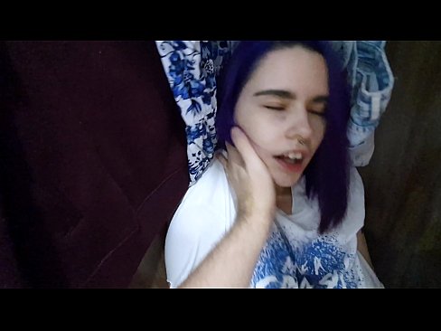 ❤️ Ya sami kanwata a cikin kabad ya taimaka mata ❤❌ bidiyon tsutsa ❌